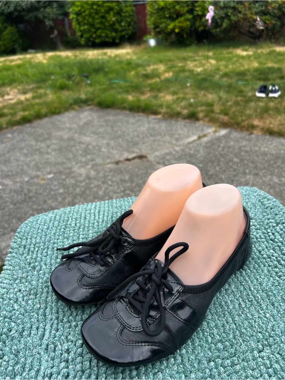 Nine West Women’s Black Lace-Up Leather Flats Shoes Size 6M - Picture 3 of 12
